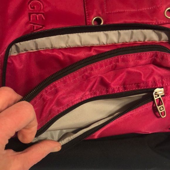 SwissGear Red and Black laptop bag Nylon Fabric and Multiple Compartments - Picture 4 of 10